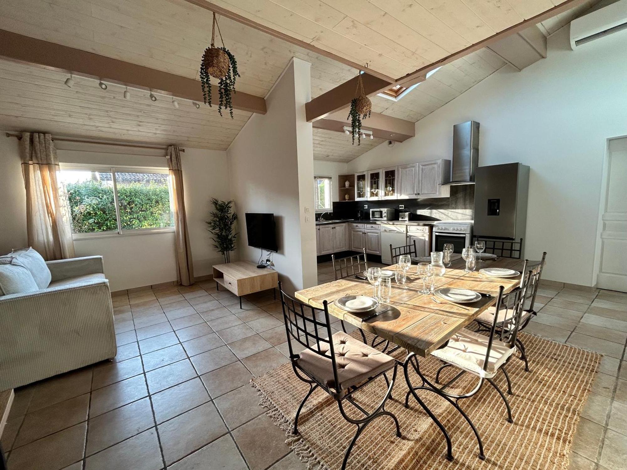 Holiday home Maison 4pers Terrasse Wifi Parking *
